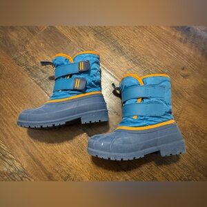 Cat & Jack Kids Blue and Orange Snow Boots